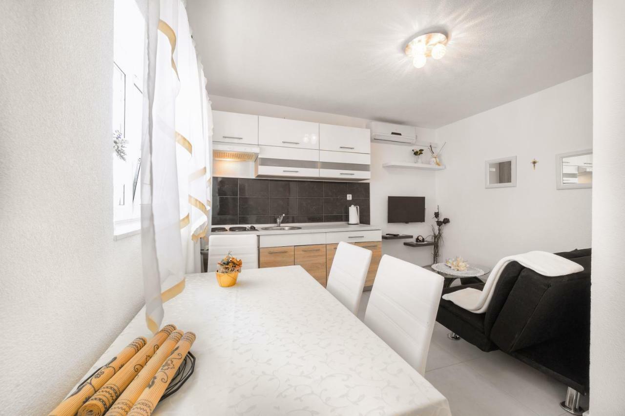 Apartments Lipic فوديس المظهر الخارجي الصورة